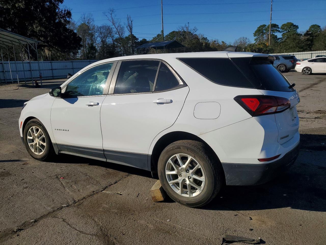 2024 Chevrolet Equinox Ls - Фото 2