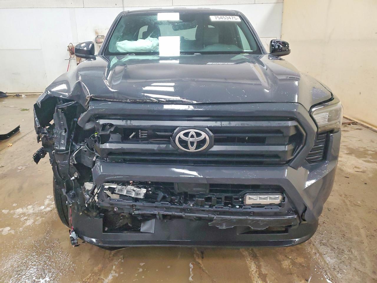 2025 Toyota Tacoma Sr5 - Image 5