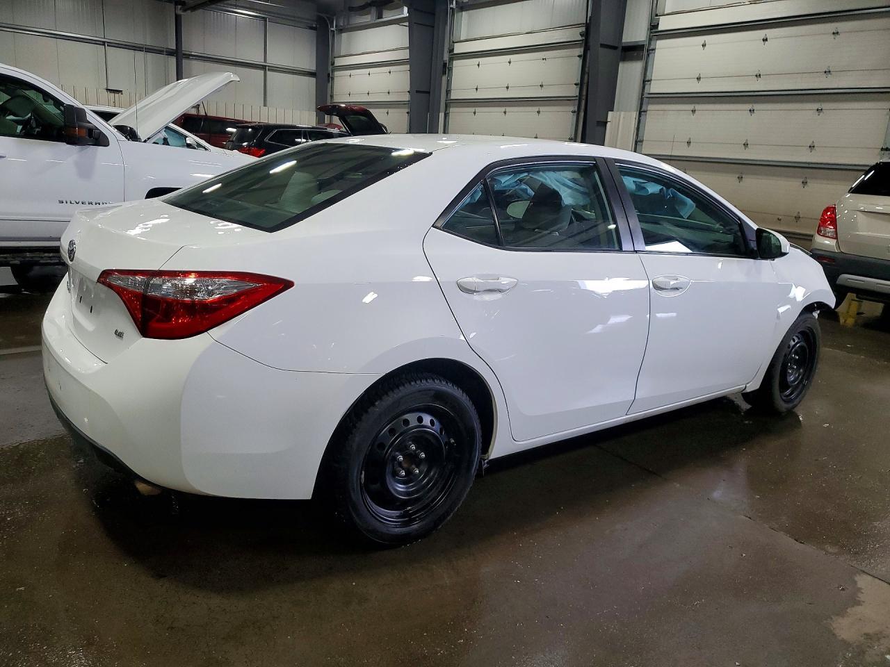 2015 Toyota Corolla Le - Фото 3