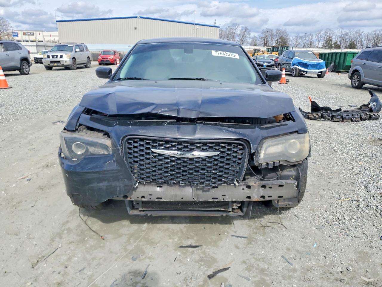 2015 Chrysler 300 Limited - Фото 5