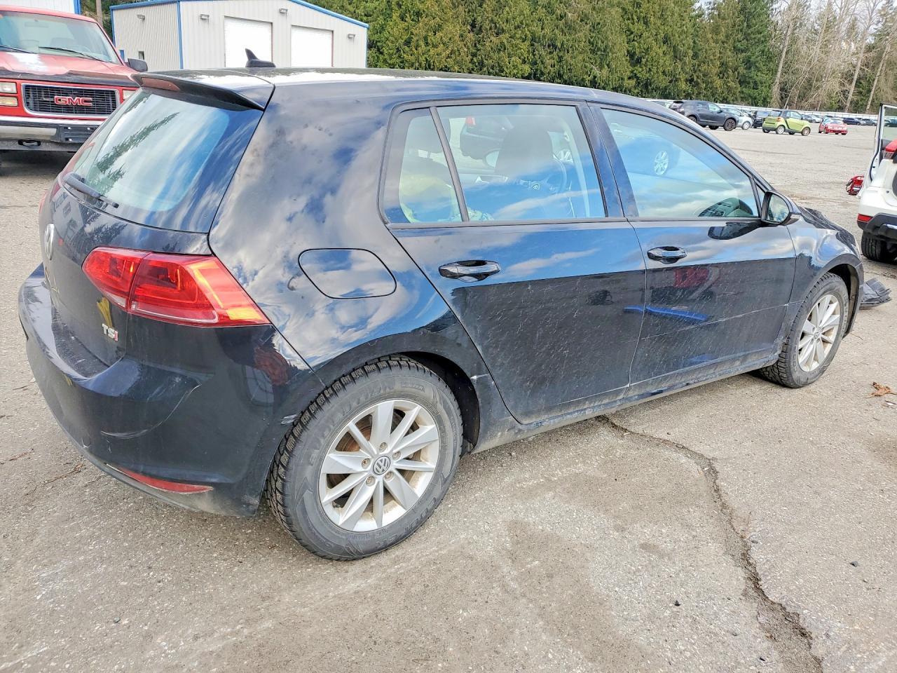 2015 Volkswagen Golf - Image 3