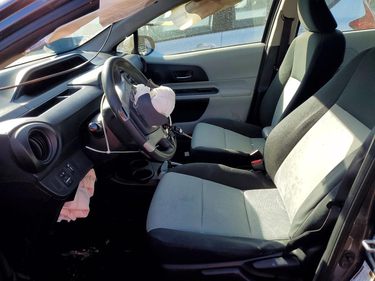 2013 Toyota Prius C - Image 7