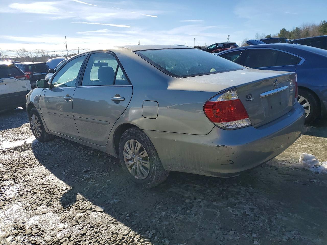 2005 Toyota Camry Le - Image 2