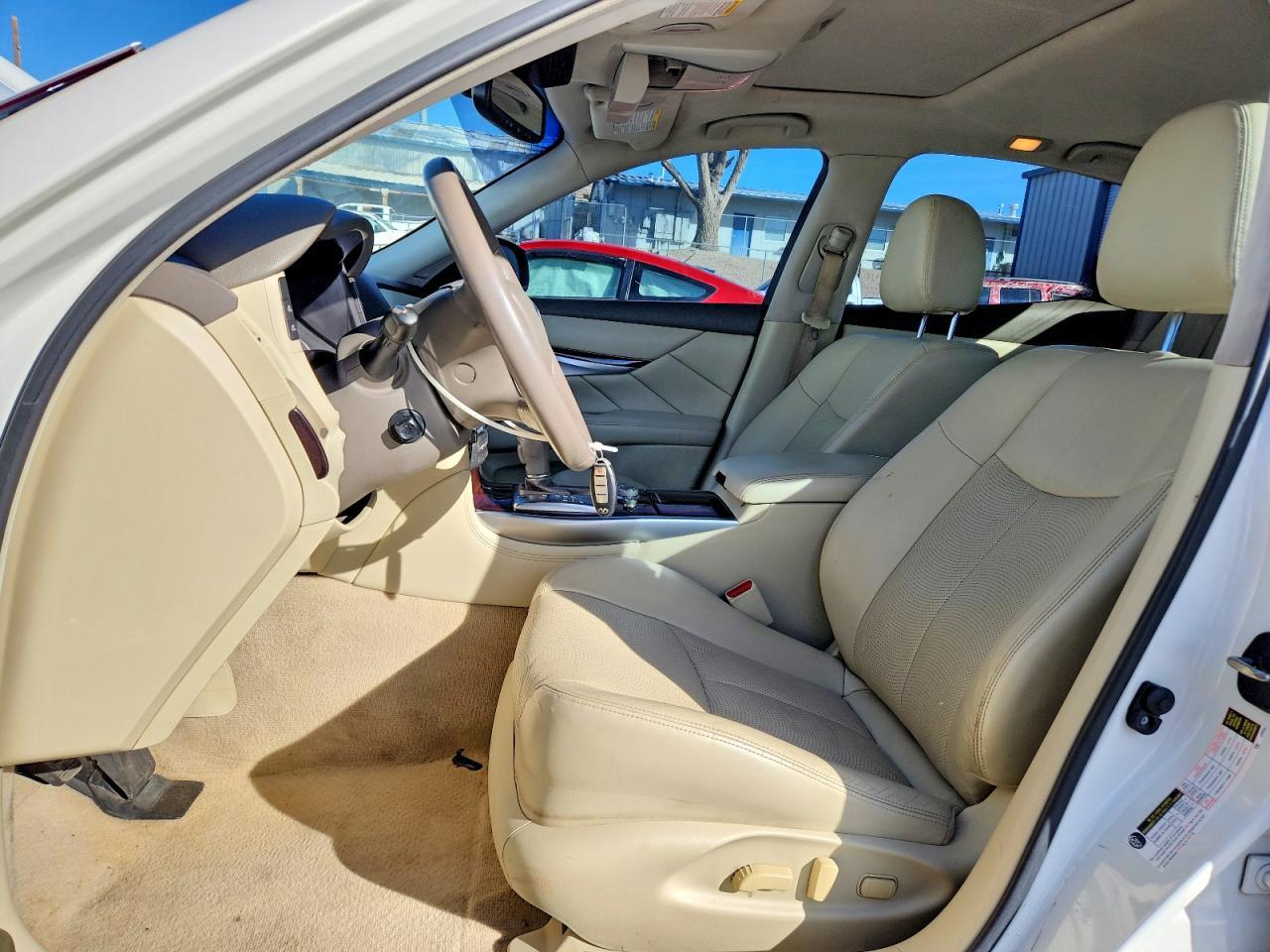 2015 Infiniti Q70 3.7 - Фото 7