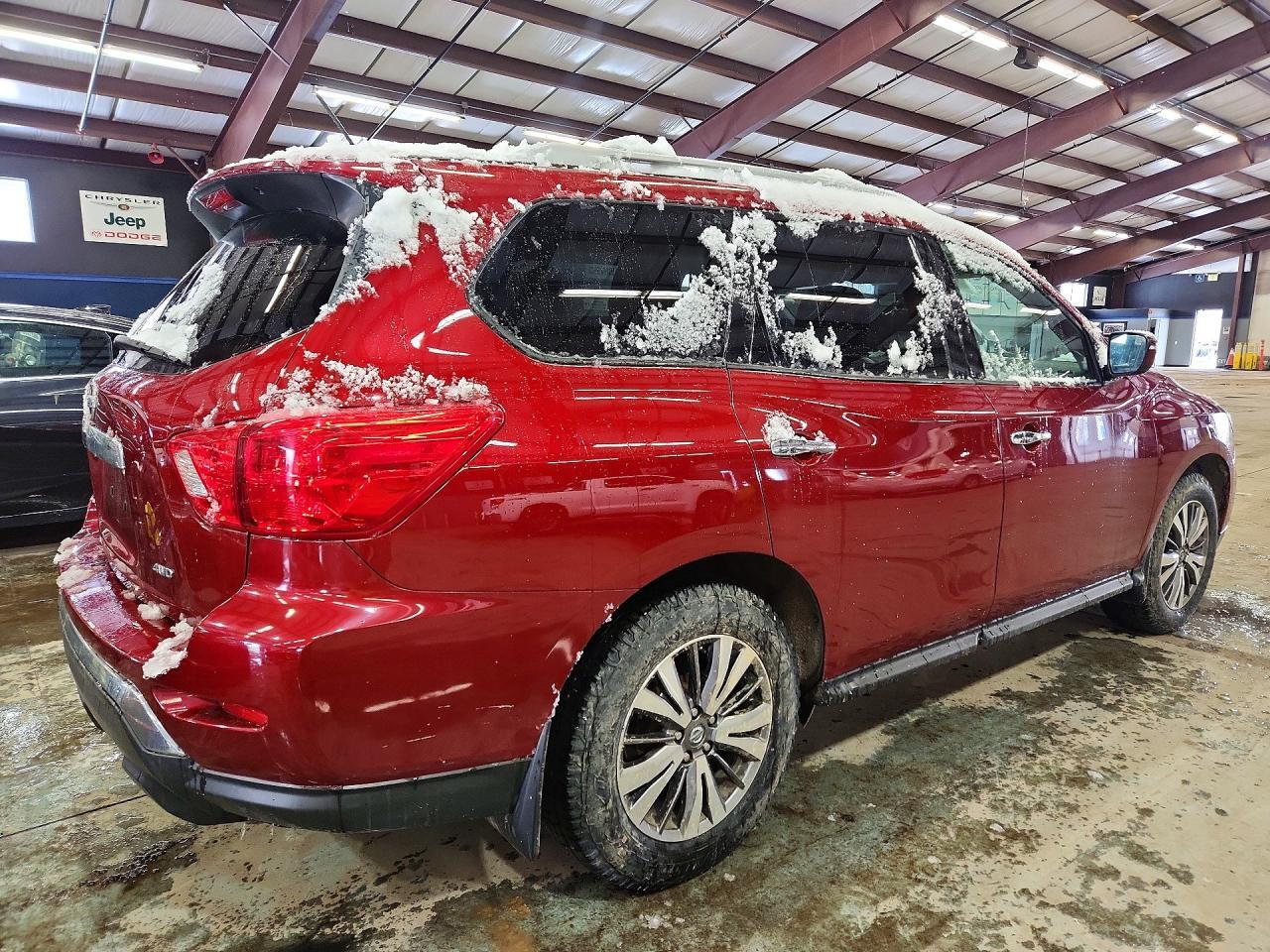 2018 Nissan Pathfinder S - Image 3