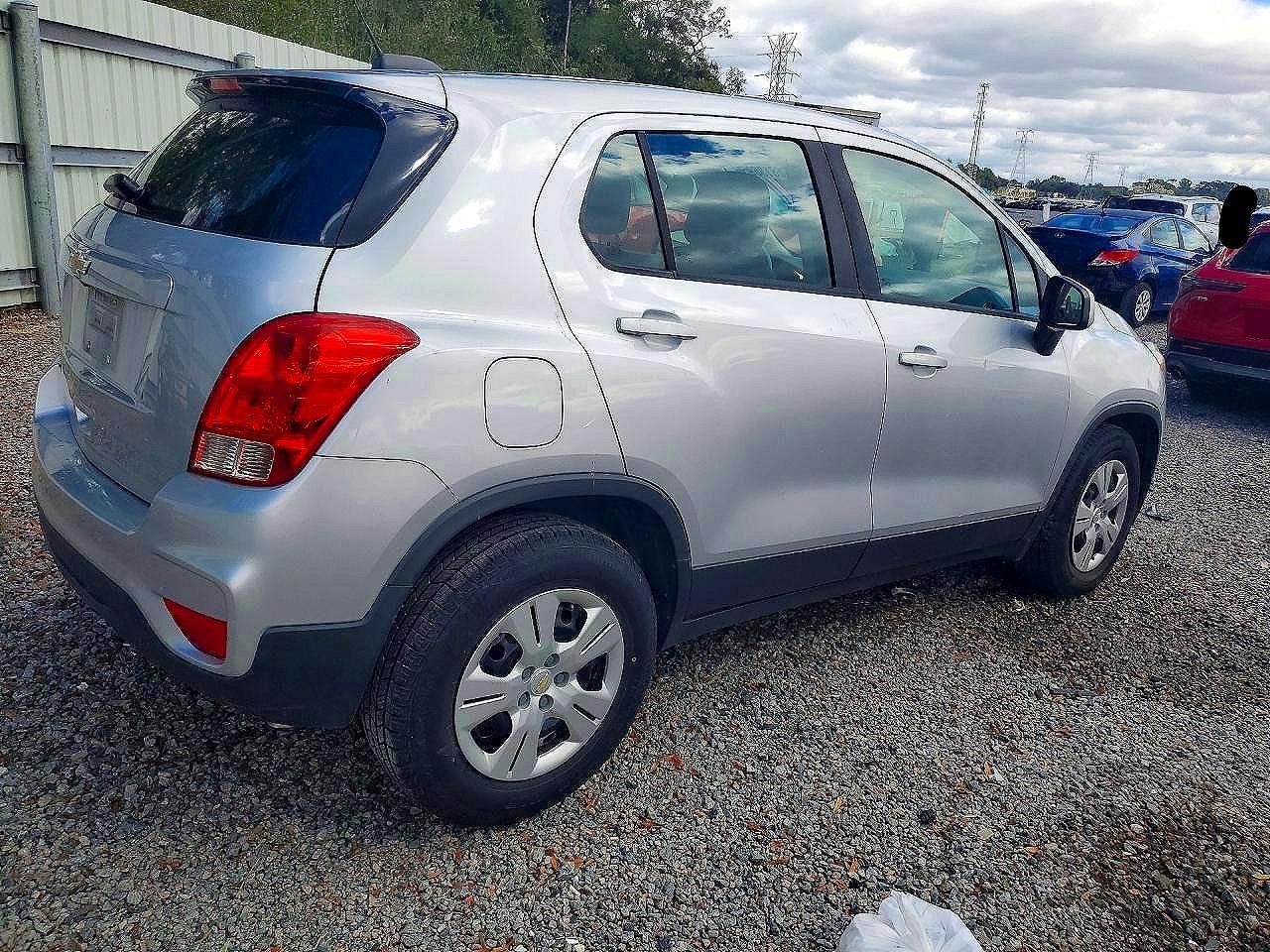2019 Chevrolet Trax Ls - Image 3