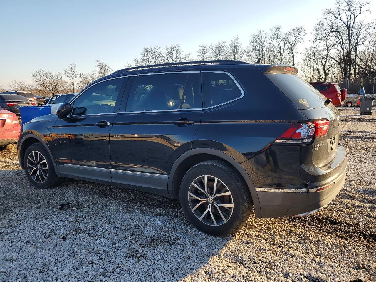 2018 Volkswagen Tiguan Se - Фото 2
