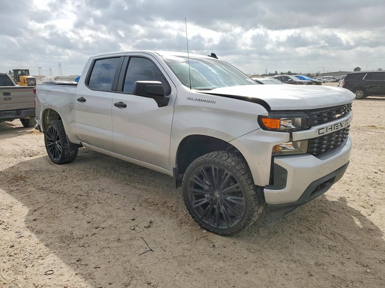 2022 Chevrolet Silverado Ltd C1500 Custom - Фото 4