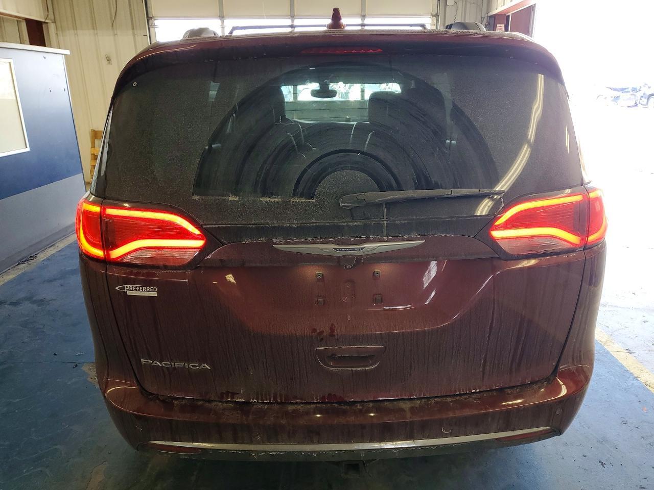 2019 Chrysler Pacifica Touring L - Image 6