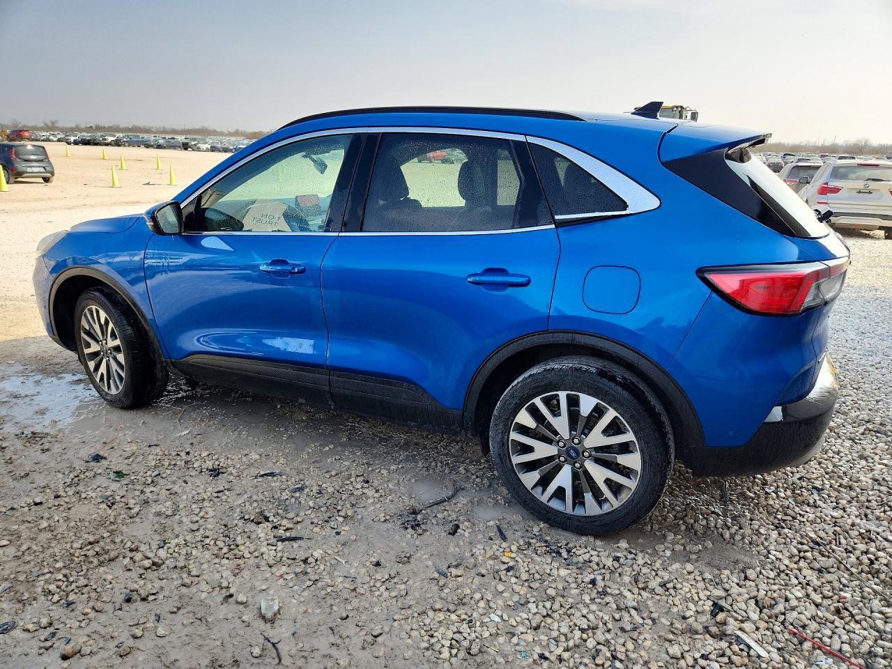 2020 Ford Escape Titanium - Фото 2