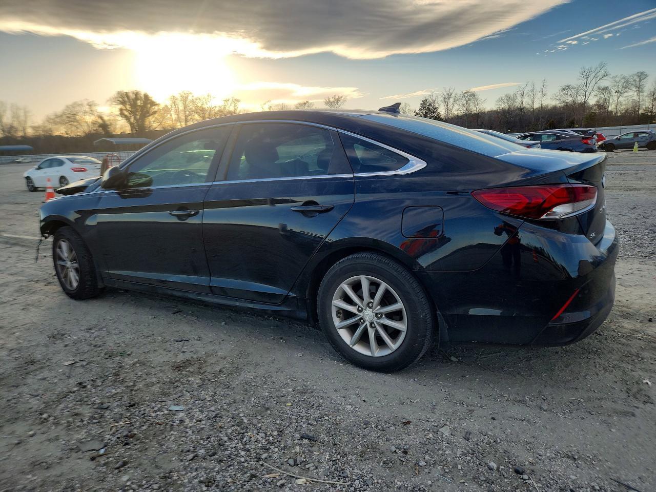 2019 Hyundai Sonata - Image 2