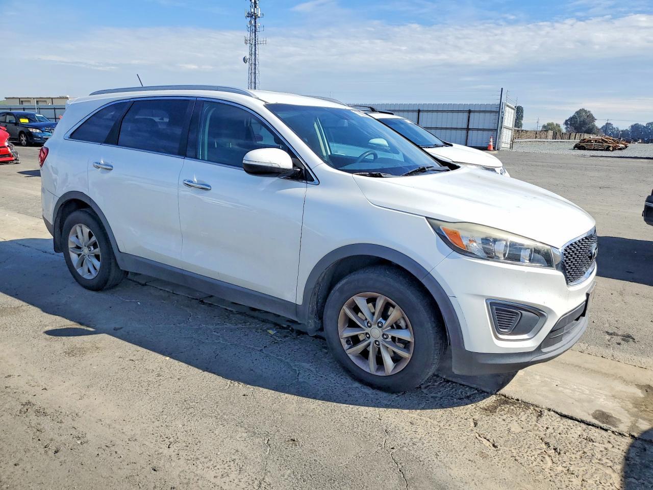2016 Kia Sorento Lx - Image 4