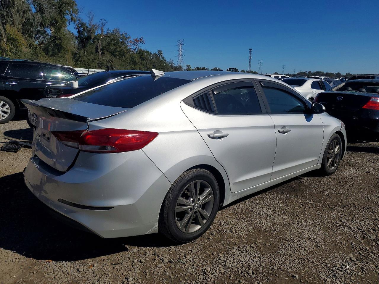 2017 Hyundai Elantra Se - Фото 3
