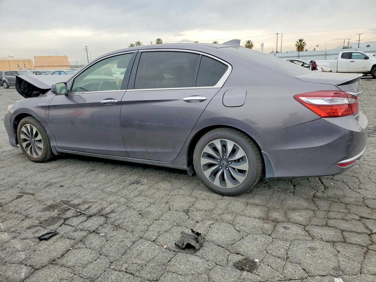 2017 Honda Accord Hybrid - Image 2