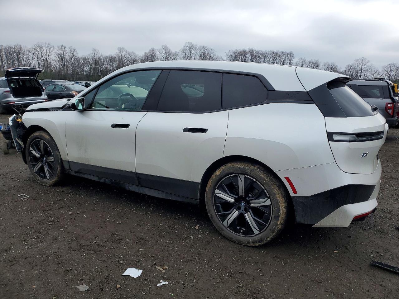 2023 BMW Ix xDrive50 - Image 2