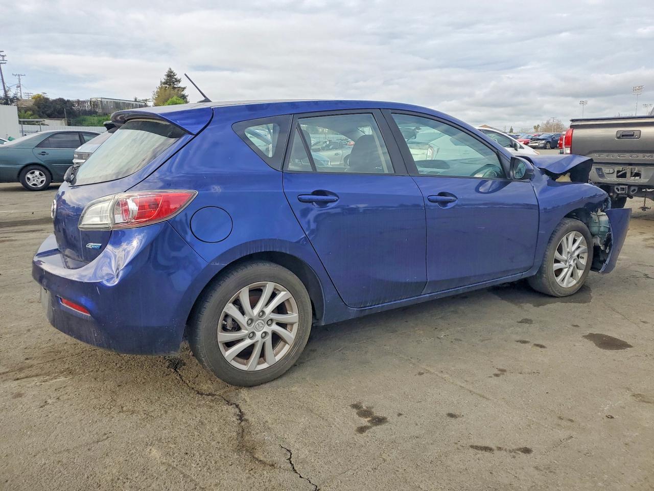 2012 Mazda 3 I - Image 3