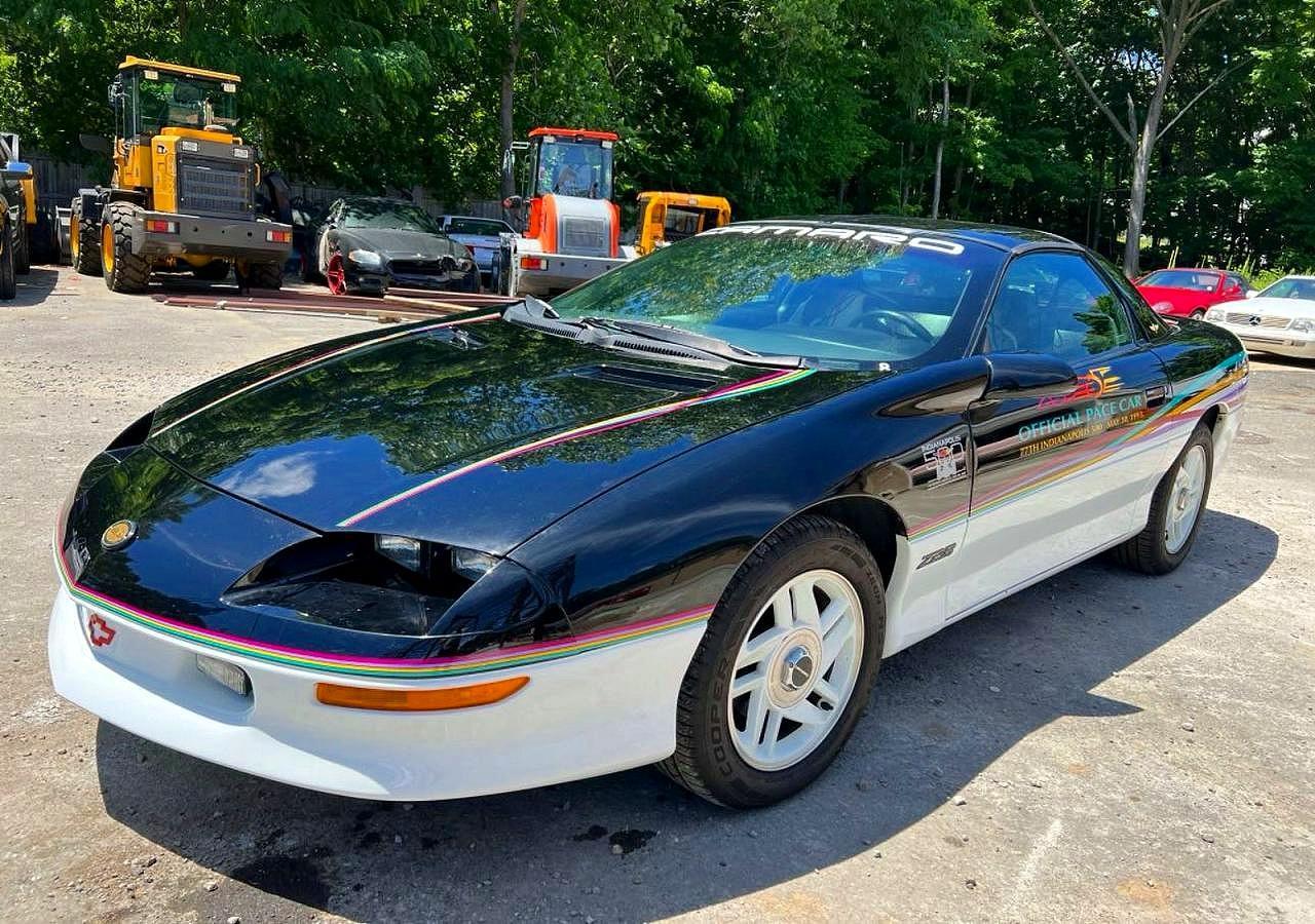 1993 Chevrolet Camaro Z28 - Фото 2