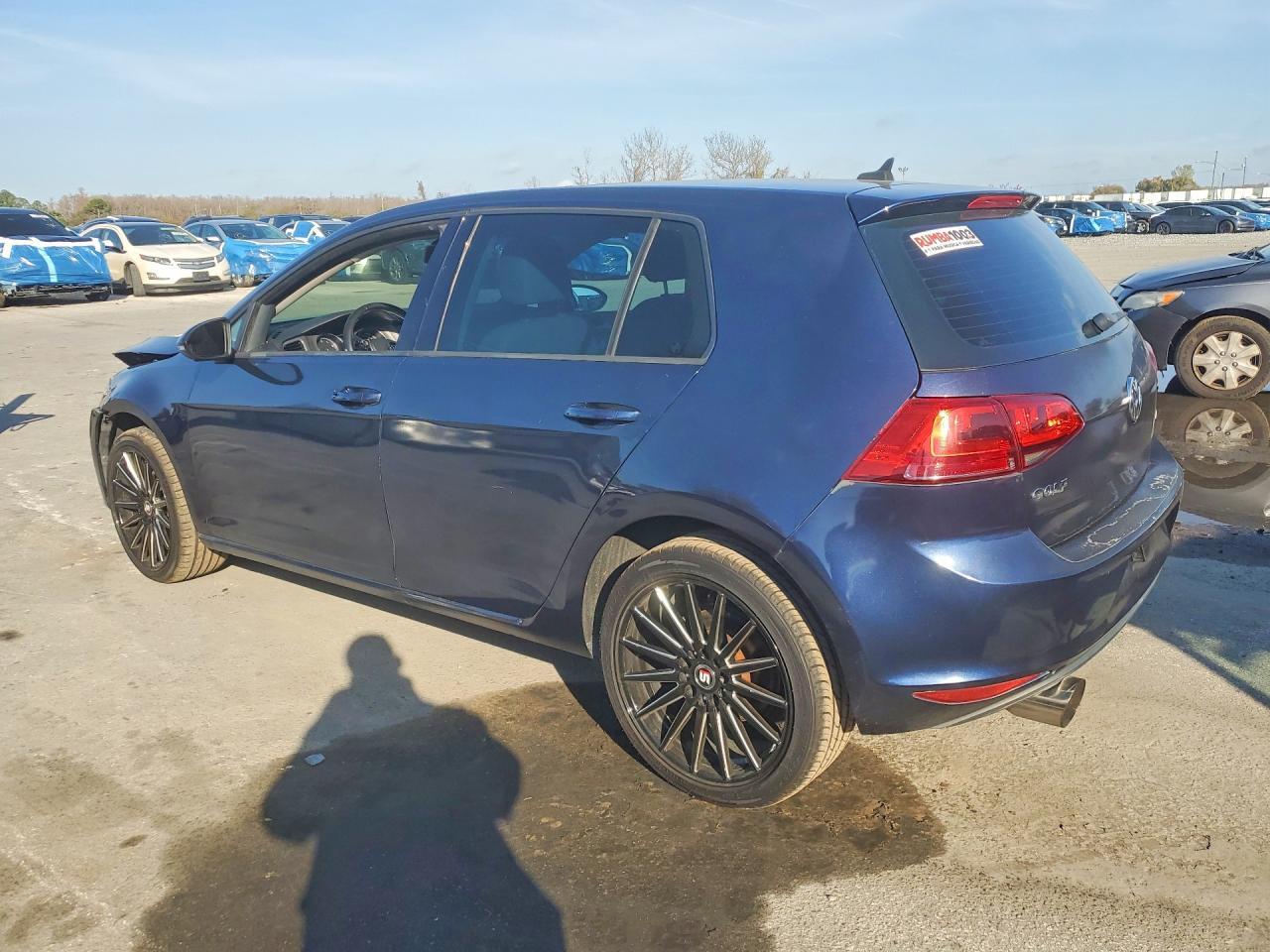 2015 Volkswagen Golf - Фото 2
