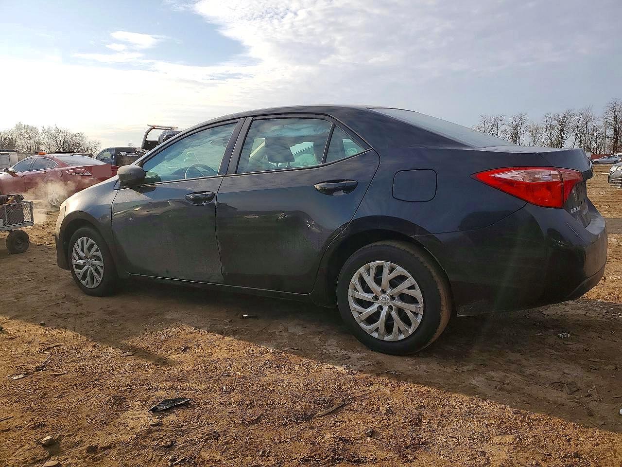 2017 Toyota Corolla L - Фото 2