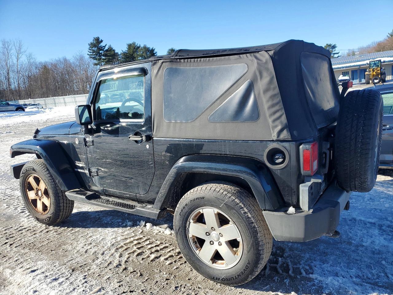 2010 Jeep Wrangler Sahara - Image 2