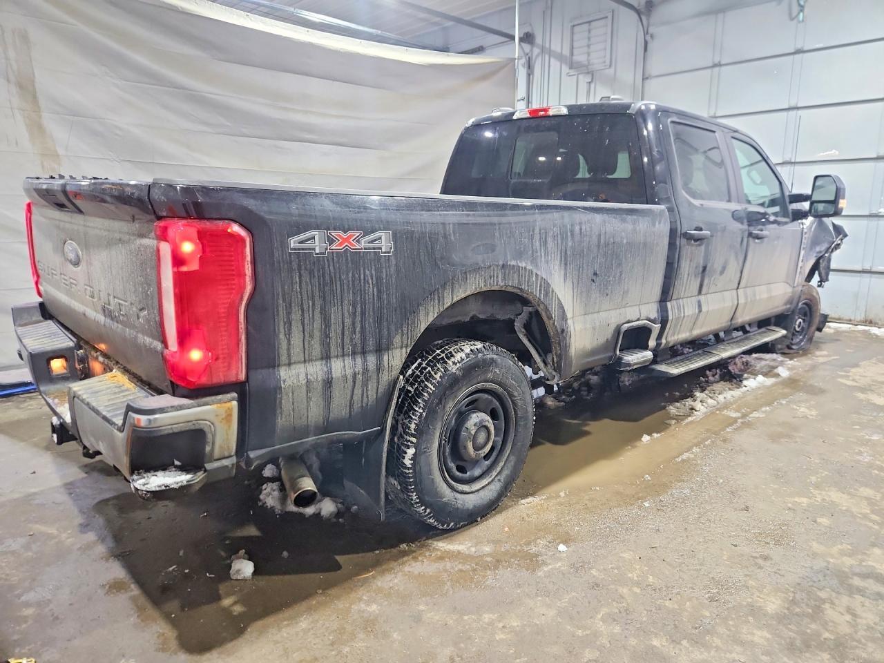 2024 Ford F350 Super Duty - Image 3