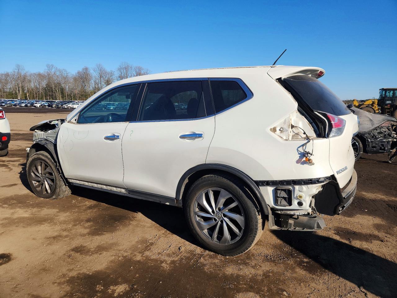 2015 Nissan Rogue S - Фото 2