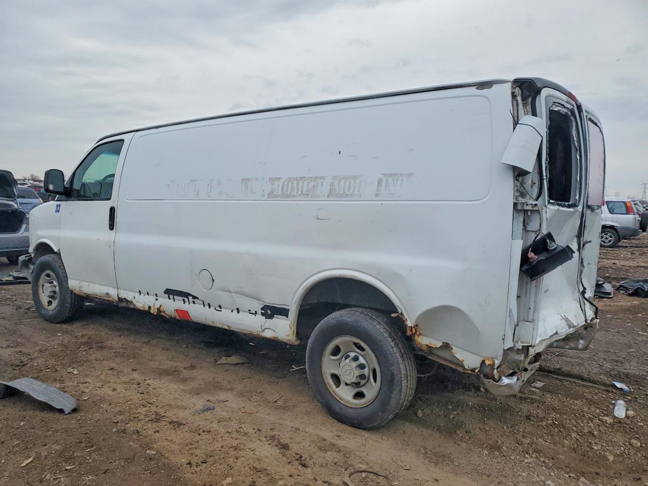 2008 Chev Express G1500 - Image 2