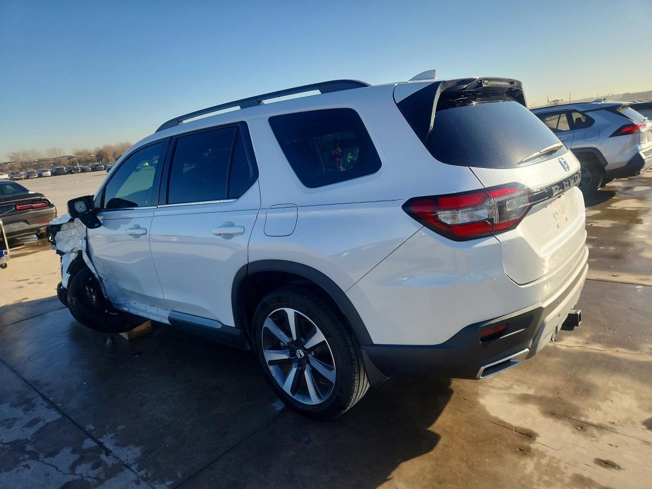 2023 Honda Pilot Touring - Фото 2