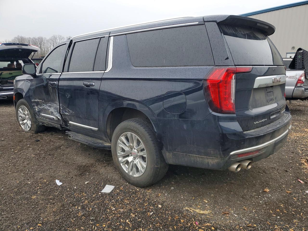 2022 GMC Yukon - Фото 2