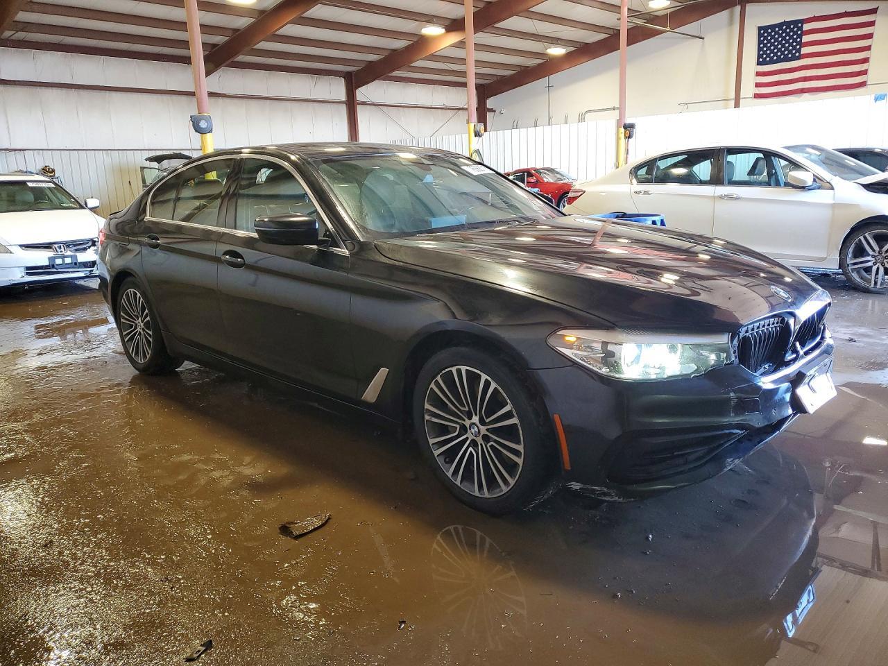 2019 BMW 530 Xi - Image 4