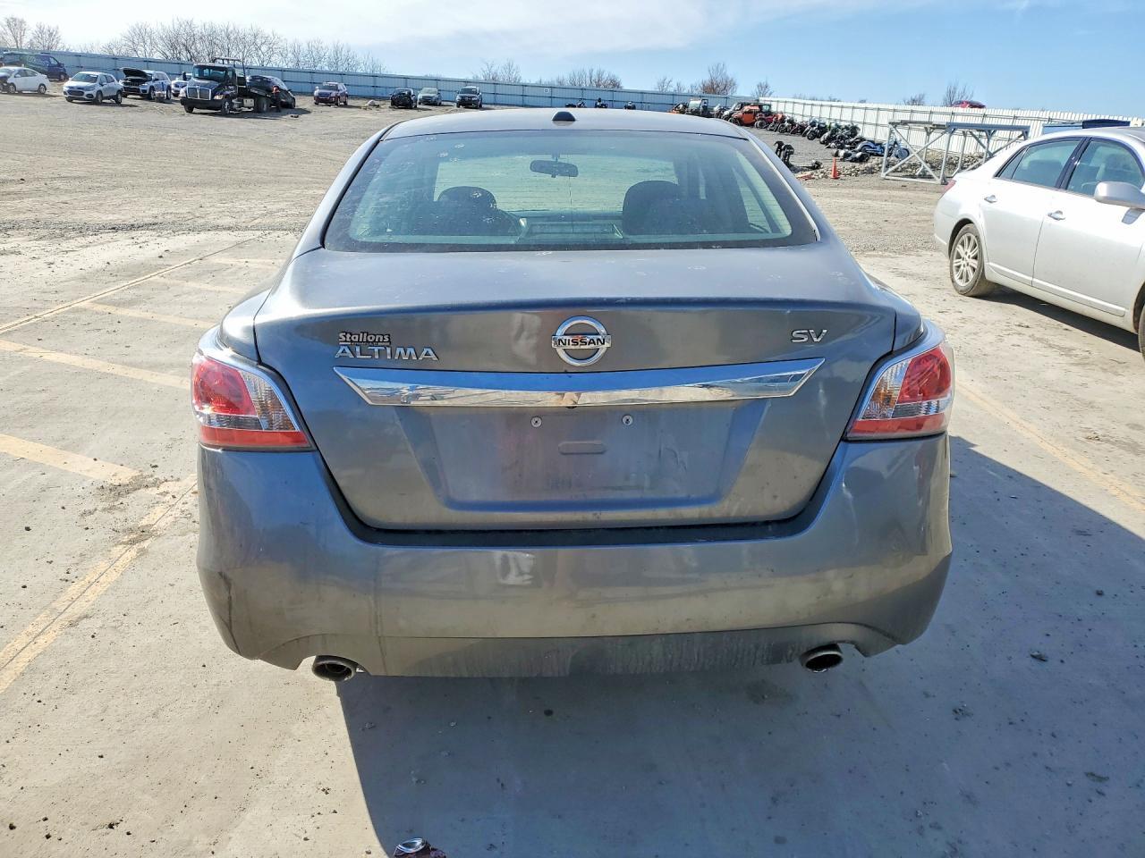 2015 Nissan Altima 2.5 - Image 6