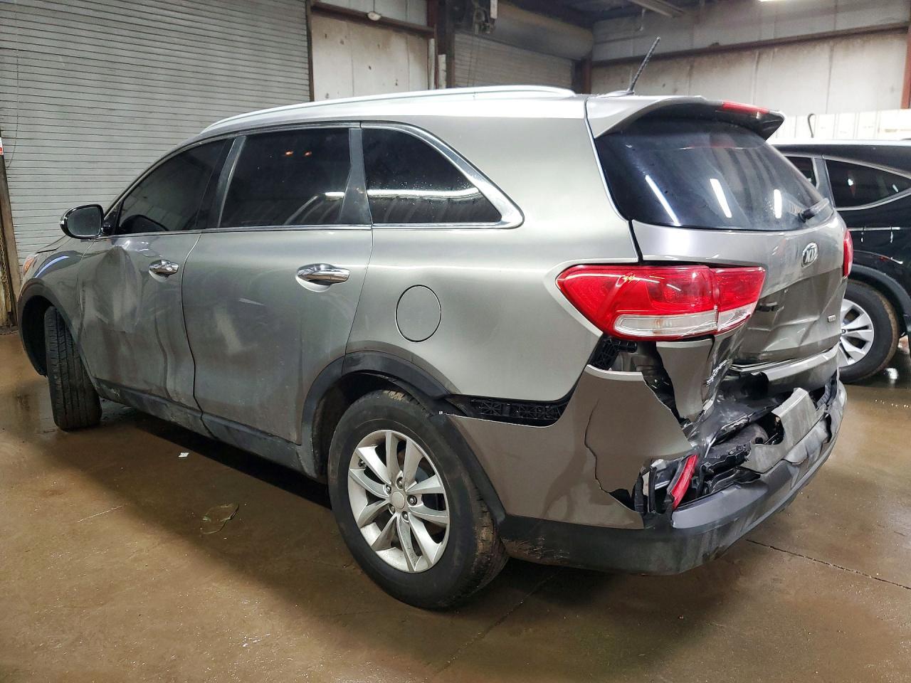 2016 Kia Sorento Lx - Image 2