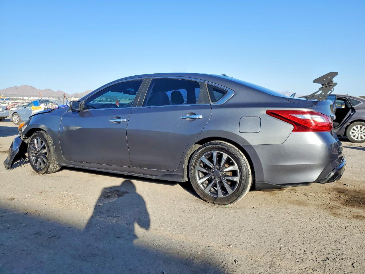 2017 Nissan Altima 2.5 - Фото 2