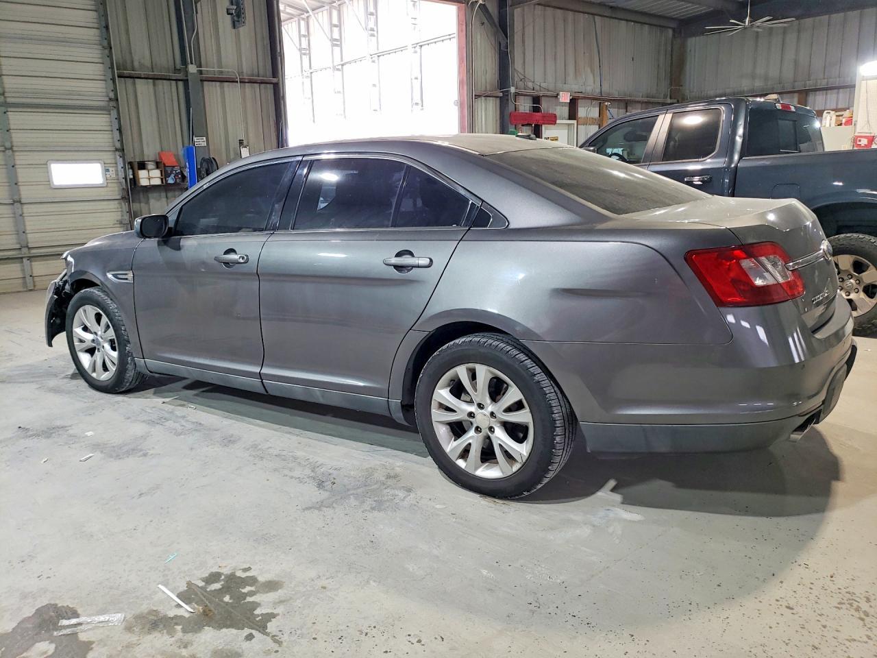 2011 Ford Taurus Sel - Image 2