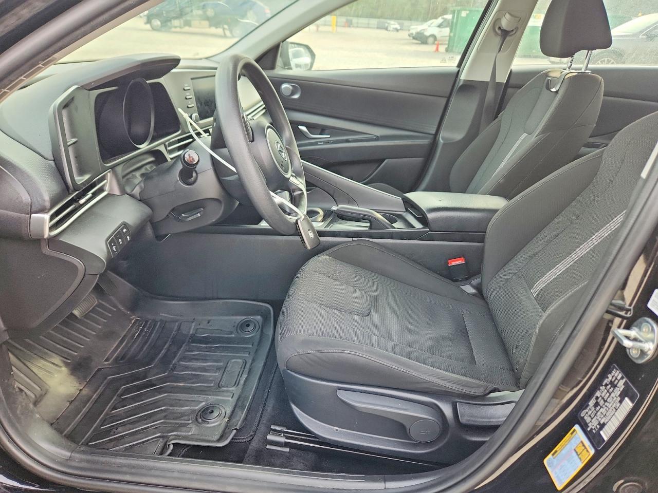 2023 Hyundai Elantra Se - Image 7