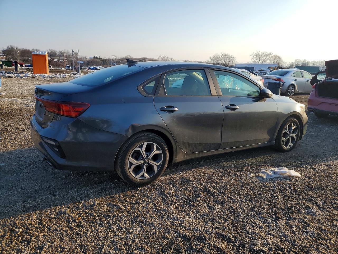 2021 Kia Forte Fe - Фото 3