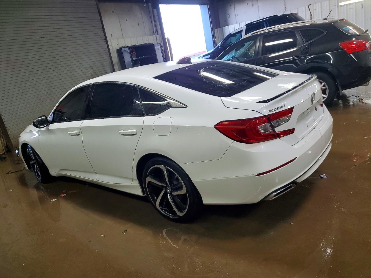 2022 Honda Accord Sport - Фото 2
