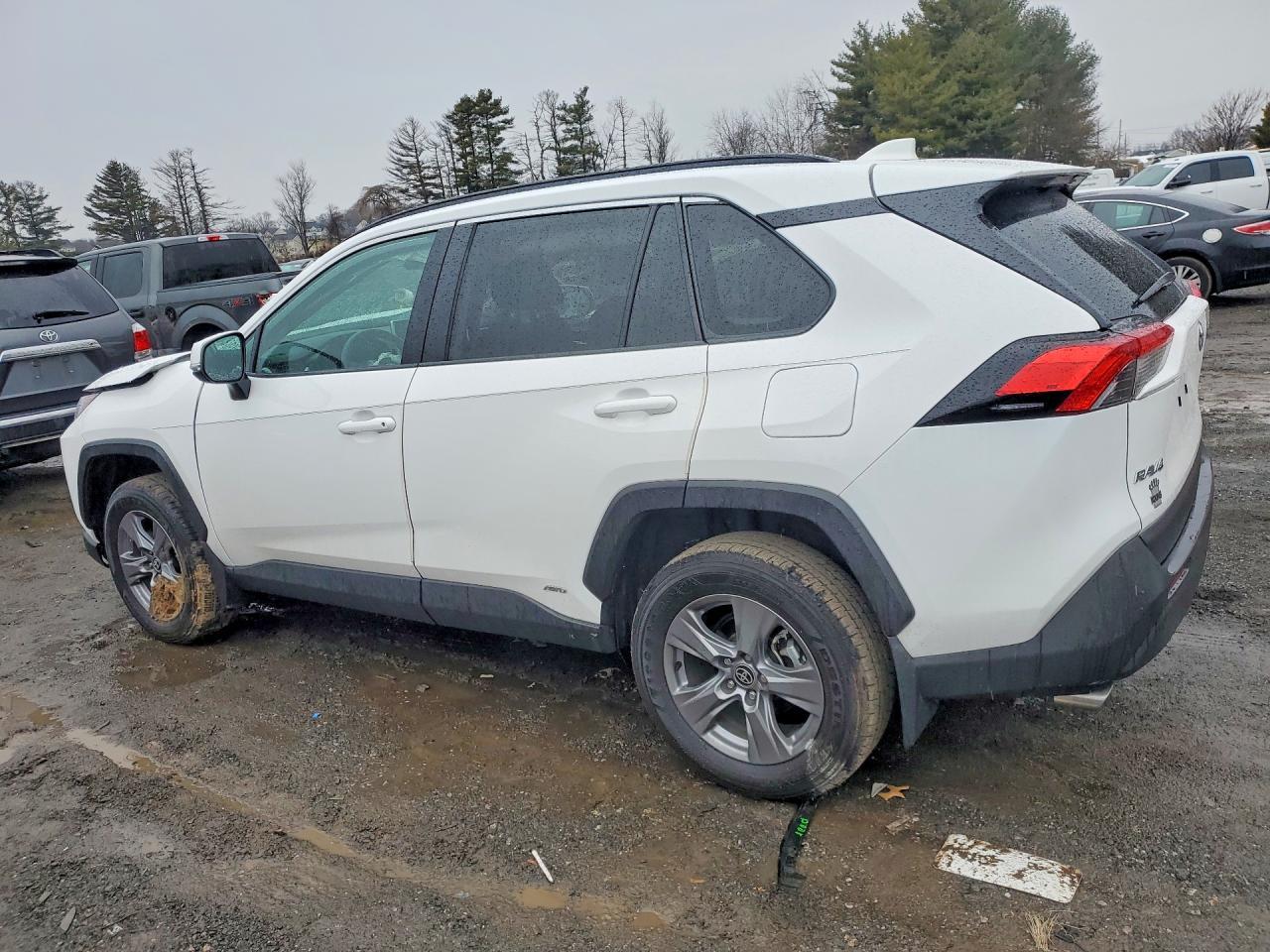 2024 Toyota Rav4 Hybrid Xle - Image 2