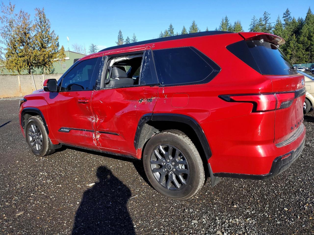 2023 Toyota Sequoia Platinum - Фото 2