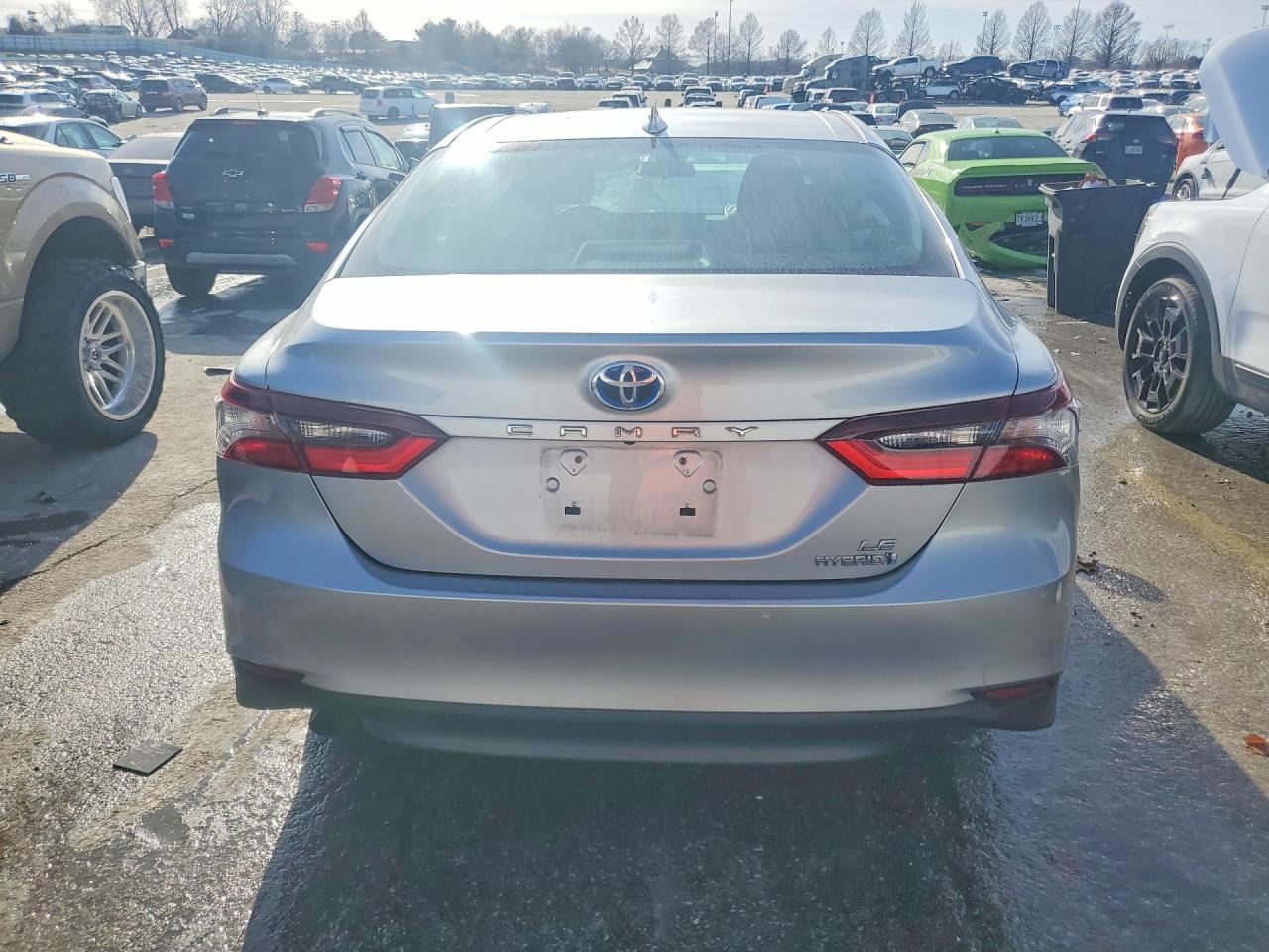 2023 Toyota Camry Le - Фото 6