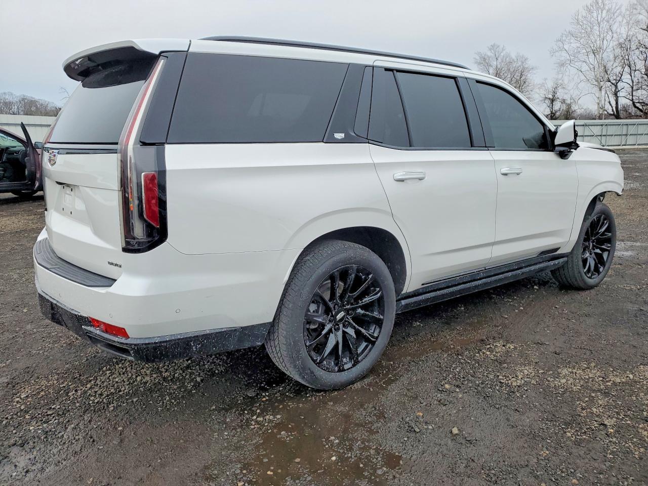 2021 Cadillac Escalade Sport - Image 3
