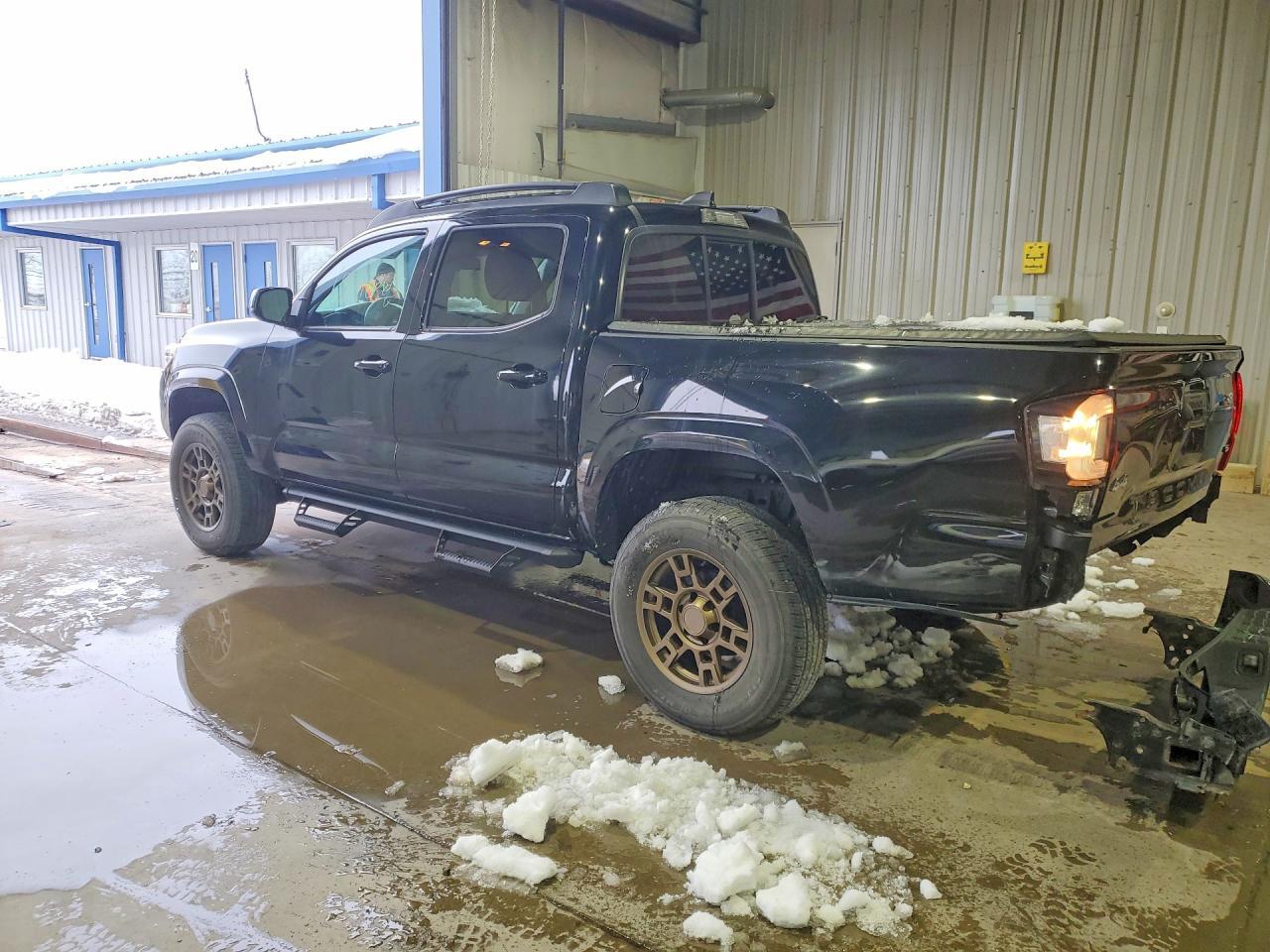 2022 Toyota Tacoma Double Cab - Image 2