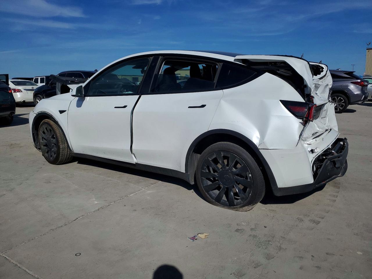 2023 Tesla Model Y - Image 2