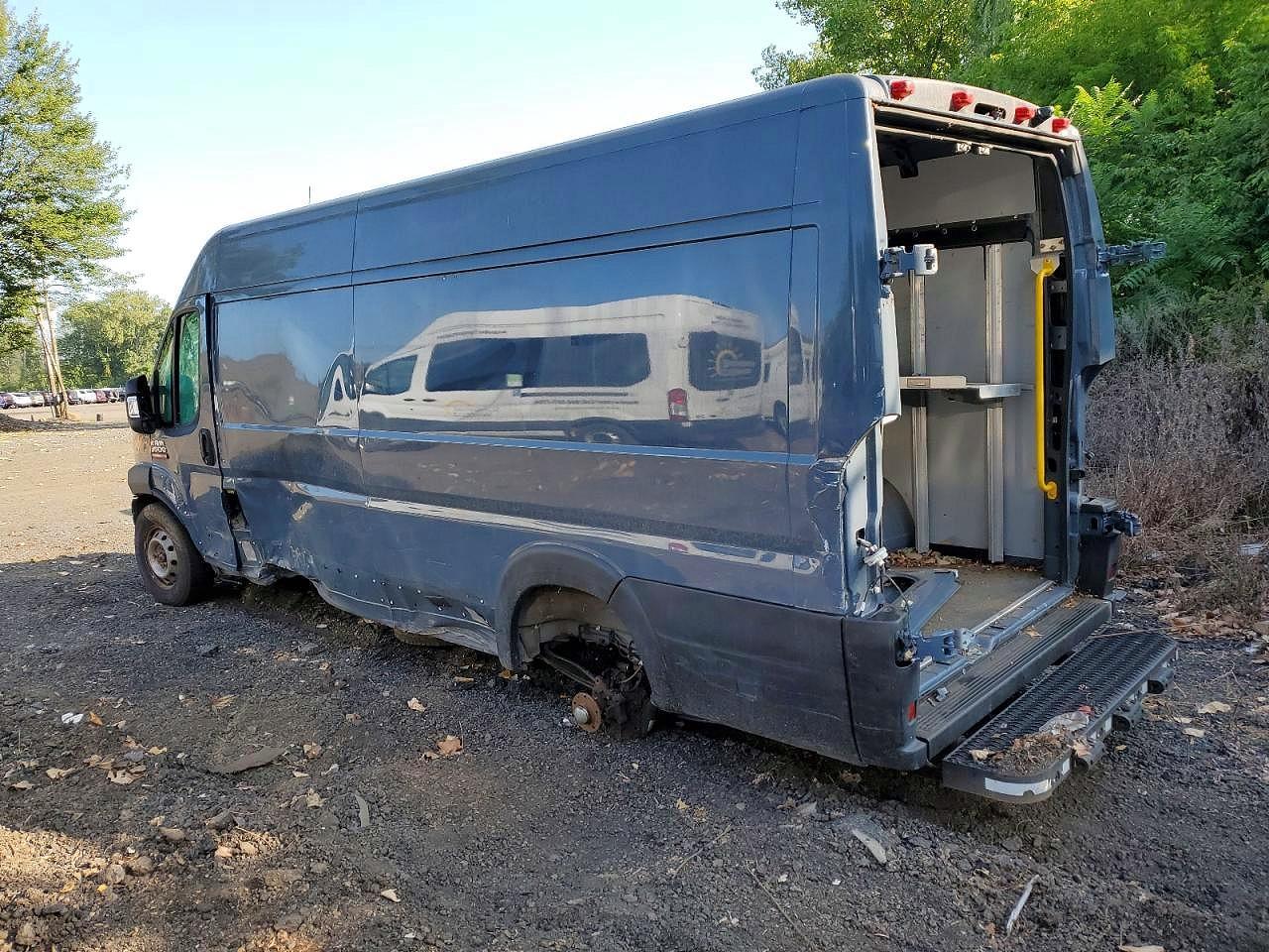 2021 Ram Promaster 3500 Delivery Van - Фото 2