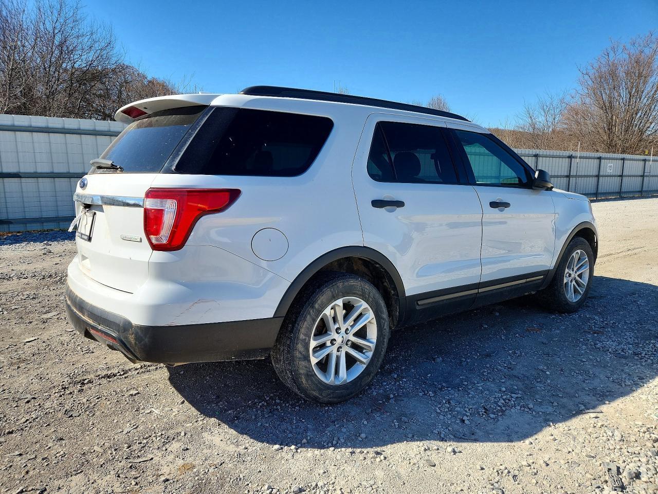 2017 Ford Explorer - Image 3