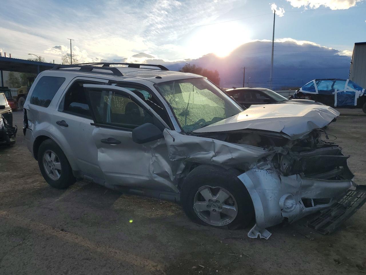 2011 Ford Escape Xlt - Фото 4