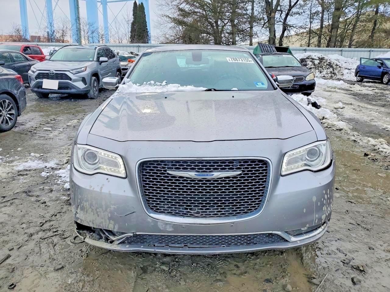 2016 Chrysler 300C - Image 5