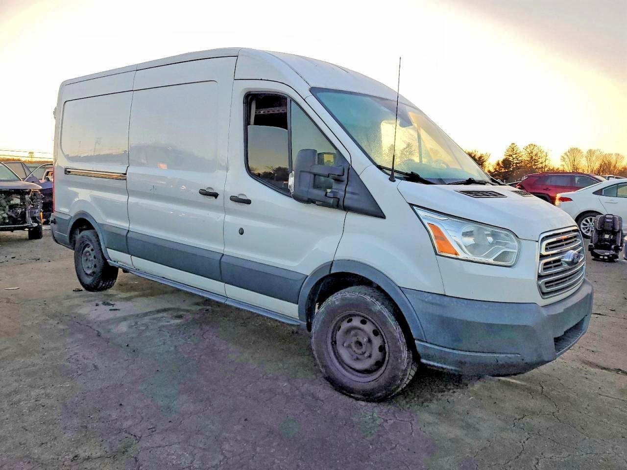 2015 Ford Transit T-250 - Фото 4