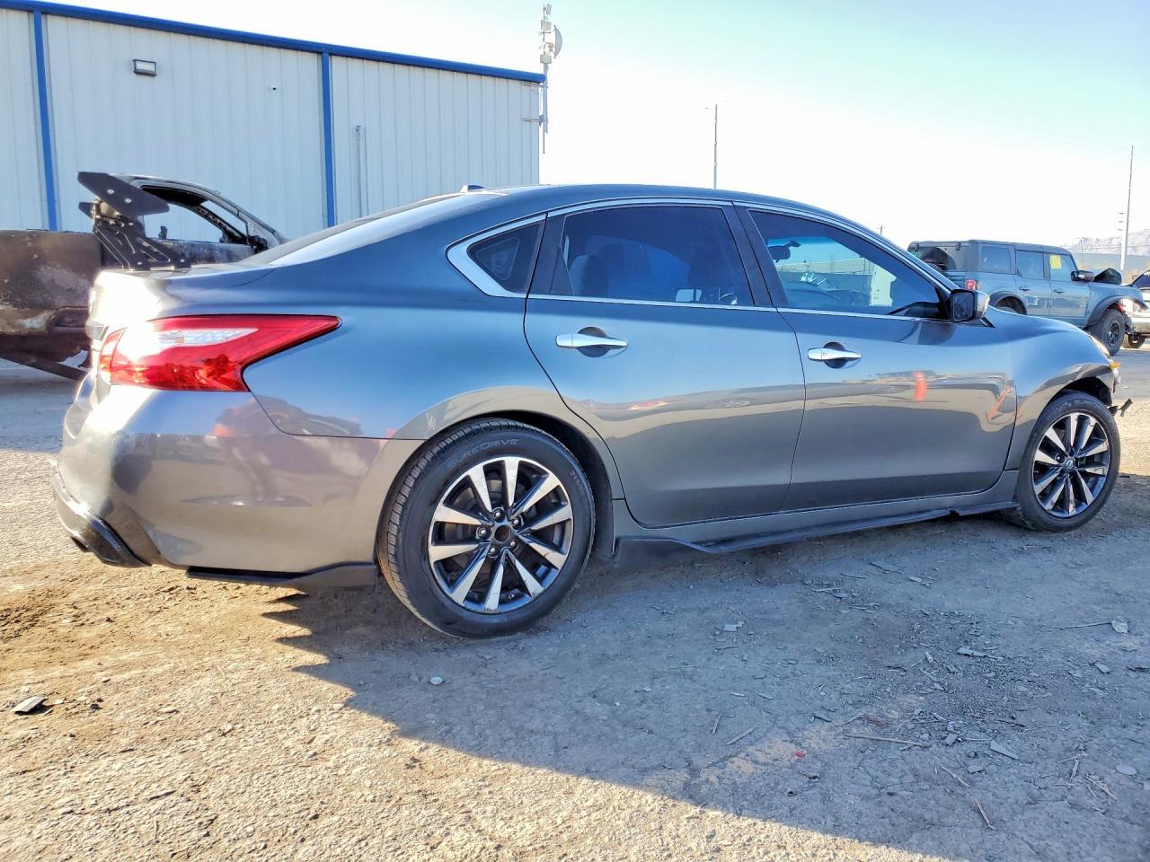 2017 Nissan Altima 2.5 - Фото 3
