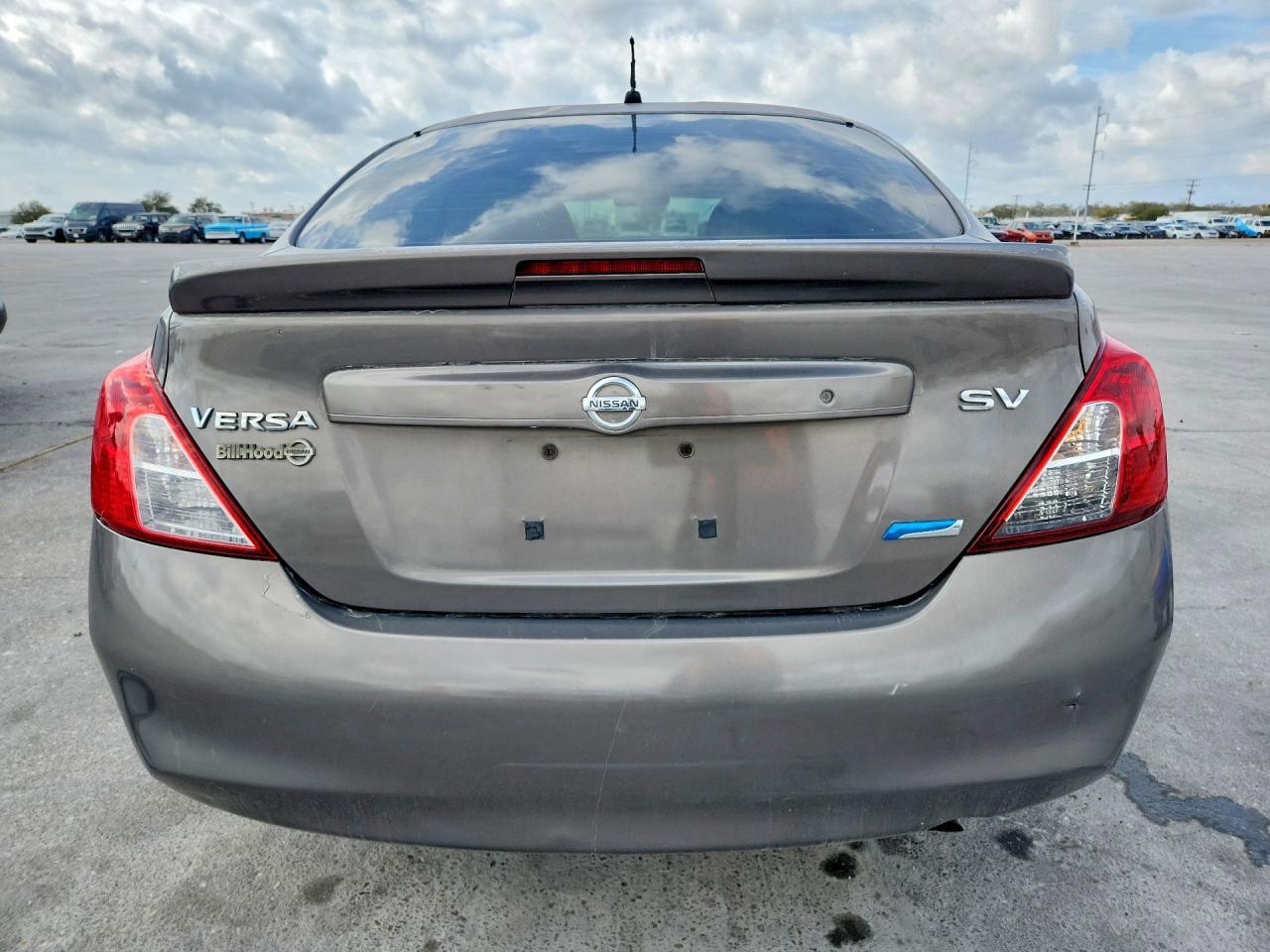 2014 Nissan Versa S - Фото 6